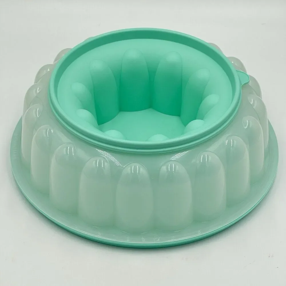 Tupperware 3 Piece Sheer Ice Jel-Ring Mold with Green Seals